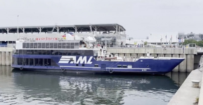 Le bateau de croisière AML dans lequel on passe la soirée pour déguster une bonne bouffe et admirer la vue bateau de croisière AML
